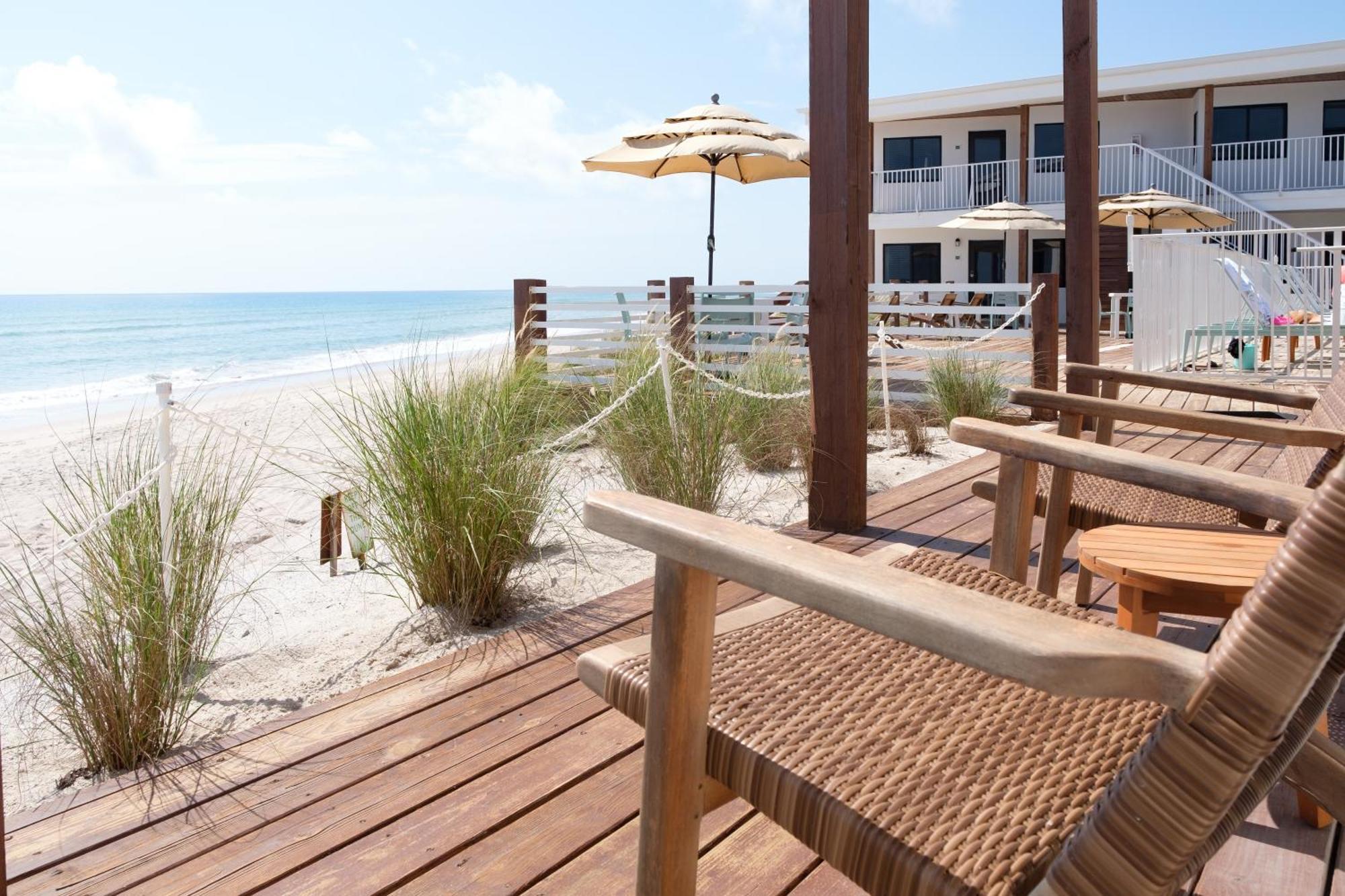 Melbourne & Surf Club Hotel 5*